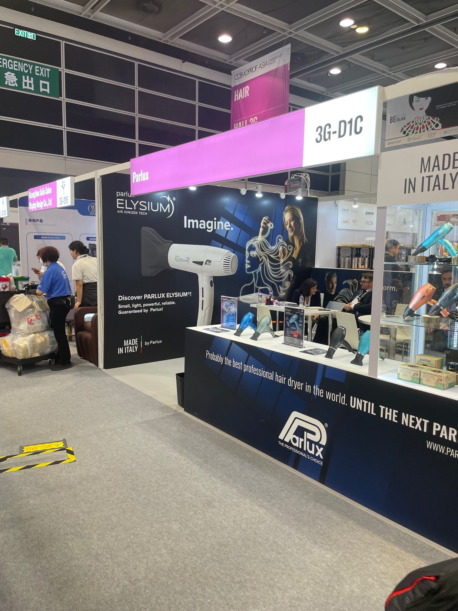 PARLUX Elysium®, l’asciugacapelli digitale  tecnologicamente avanzato, conquista i parrucchieri di  Asia e Medio Oriente